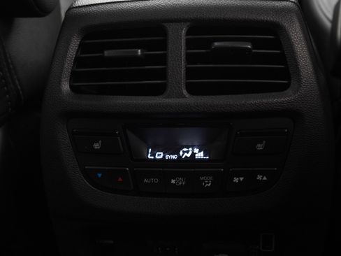 Used 2020 Honda Pilot Touring image 17