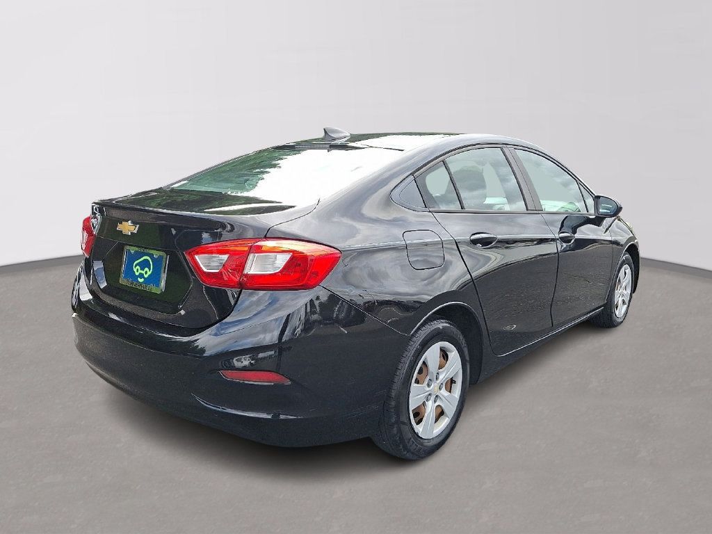 Used 2017 Chevrolet Cruze LS FWD image 6