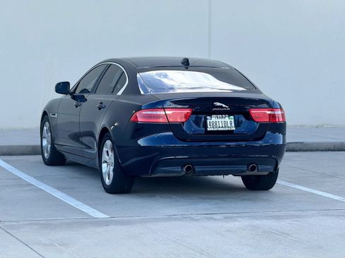 Used 2017 Jaguar XE RWD image 5