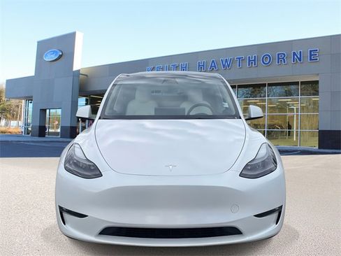 Used 2023 Tesla Model Y Long Range image 2
