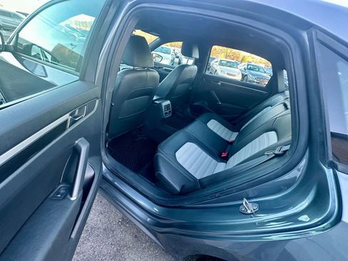 Used 2018 Volkswagen Passat GT image 6