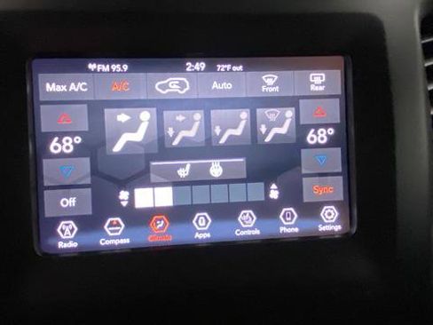 Used 2020 Jeep Cherokee Latitude Plus AWD/4WD image 19