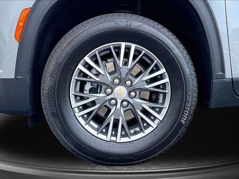 Used 2026 Chevrolet Traverse LT AWD/4WD image 9