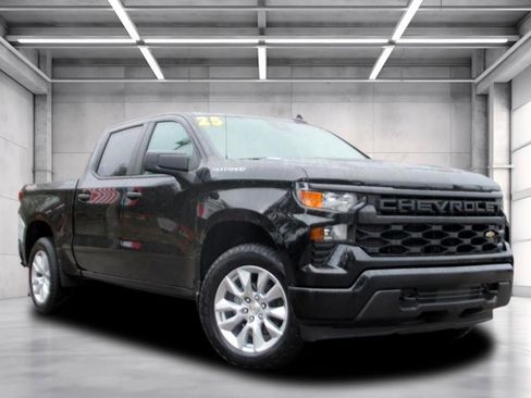 Used 2025 Chevrolet Silverado 1500 Custom image 1
