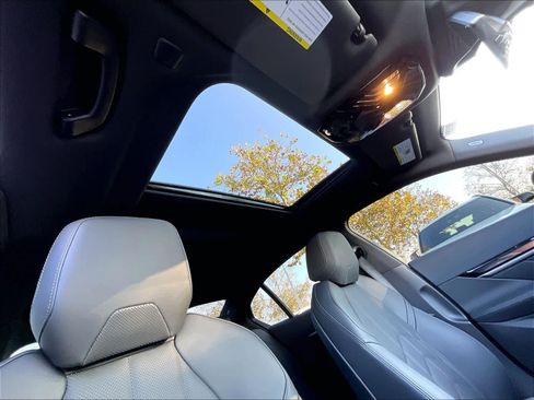 Used 2026 BMW i5 eDrive40 w/ Premium Package image 22