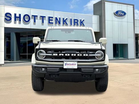 New 2025 Ford Bronco Outer Banks AWD/4WD image 2