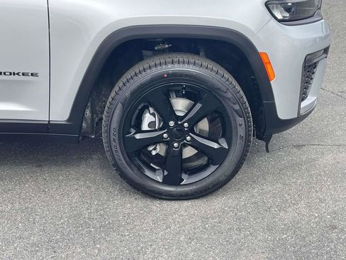 New 2026 Jeep Grand Cherokee Limited w/ Limited Altitude Package AWD/4WD image 12