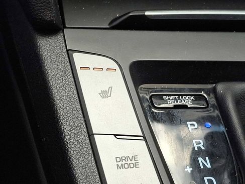 Used 2017 Hyundai Elantra Value Edition w/ Cargo Package image 19