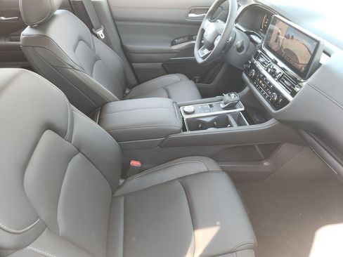 New 2026 Nissan Pathfinder SL w/ SL Premium Package AWD/4WD image 10