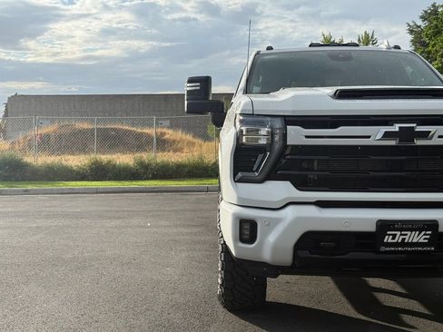 Used 2024 Chevrolet Silverado 3500 LTZ w/ LTZ Plus Package AWD/4WD image 4