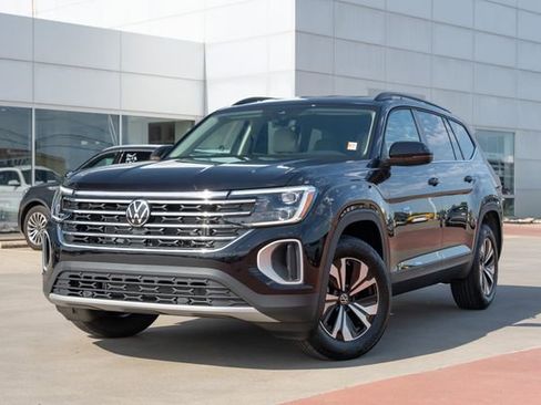 New 2026 Volkswagen Atlas SE FWD image 2