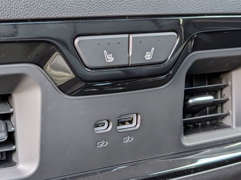 New 2026 GMC Sierra 1500 AT4X AWD/4WD image 38