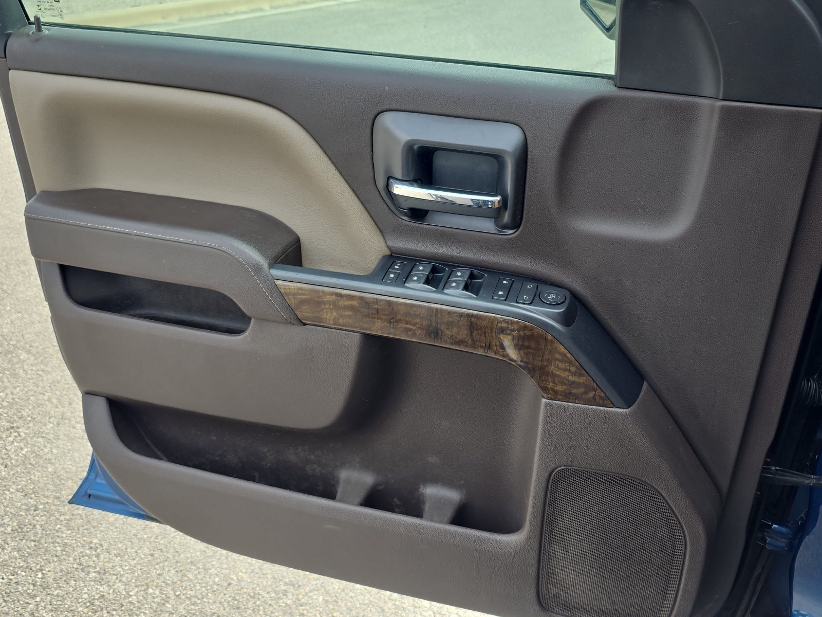 Used 2018 Chevrolet Silverado 1500 LT w/ Texas Edition RWD image 24