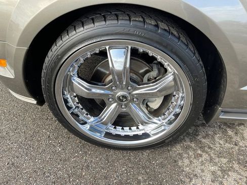 Used 2005 Ford Mustang GT RWD image 36