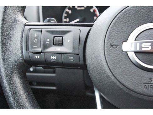 Used 2023 Nissan Rogue SV FWD image 18