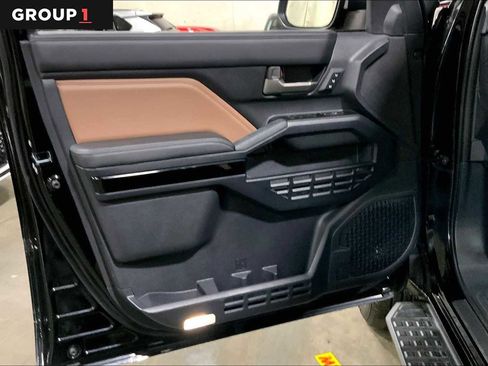 Used 2025 Toyota 4Runner Limited AWD/4WD image 22