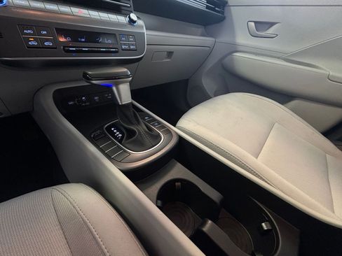 Used 2025 Hyundai Kona SEL FWD image 44