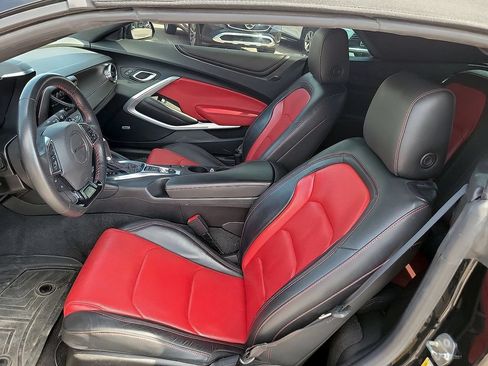Used 2018 Chevrolet Camaro LT RWD image 16
