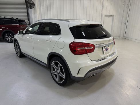 Used 2015 Mercedes-Benz GLA 250 4MATIC image 3