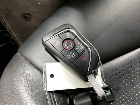 Used 2023 Chevrolet Corvette Stingray Premium Cpe w/ Z51 Performance Package RWD image 12