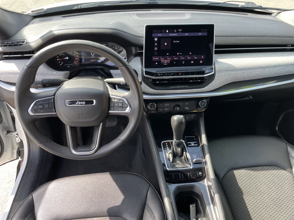Certified 2024 Jeep Compass Latitude AWD/4WD image 15