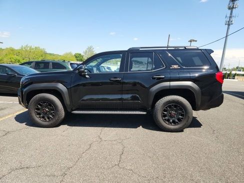 Used 2025 Toyota 4Runner TRD Off-Road Premium AWD/4WD image 4