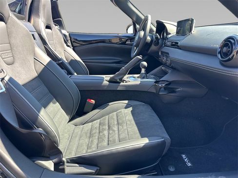 New 2025 MAZDA MX-5 Miata RF Club image 19