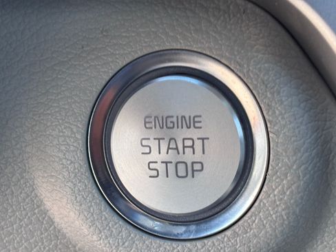 Used 2024 Kia Telluride EX w/ EX Captain's Chair Package FWD image 36