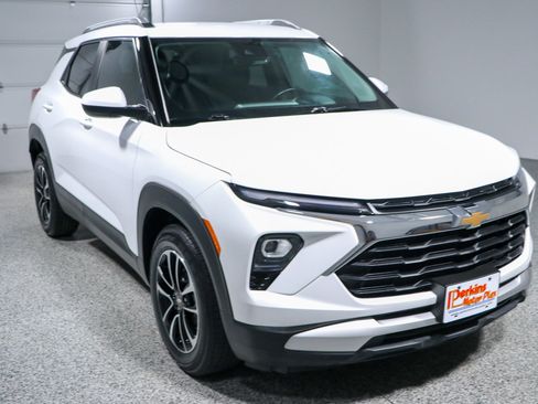 Used 2025 Chevrolet TrailBlazer LT w/ Convenience Package FWD image 5