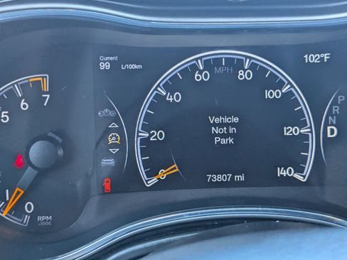 Used 2021 Jeep Grand Cherokee Laredo AWD/4WD image 31