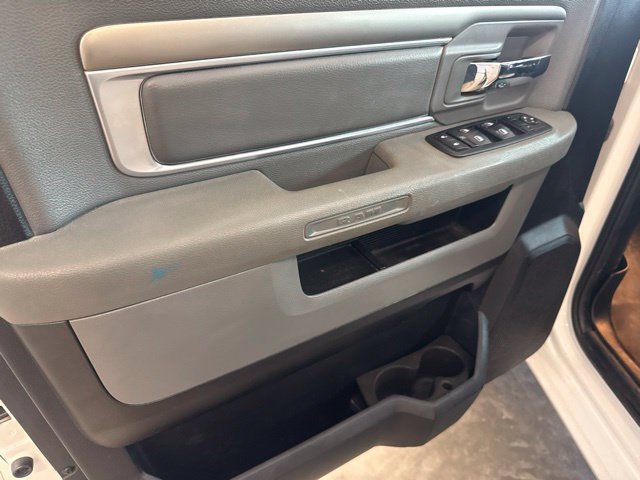 Used 2014 RAM 1500 Classic SLT w/ Protection Group AWD/4WD image 14