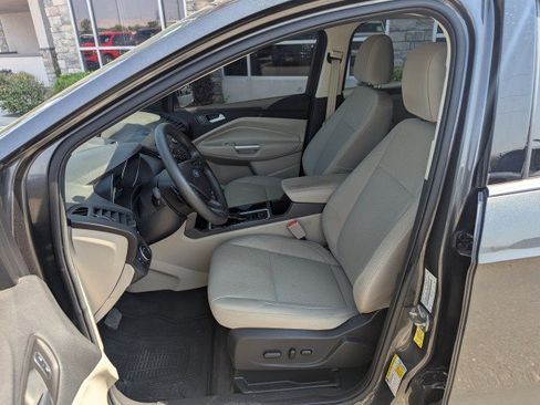 Used 2017 Ford Escape SE AWD/4WD image 11