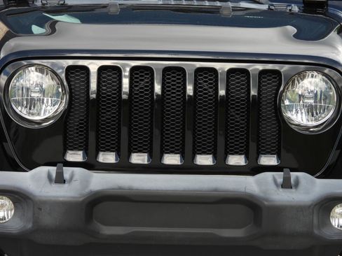 Used 2019 Jeep Wrangler Unlimited Sport S AWD/4WD image 36
