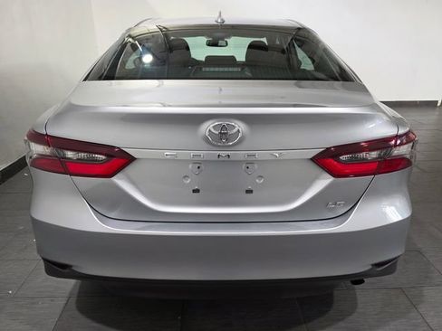 Used 2024 Toyota Camry LE w/ Convenience Package FWD image 4