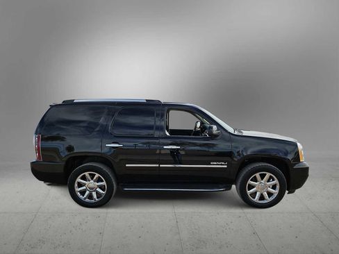 Used 2013 GMC Yukon Denali image 9
