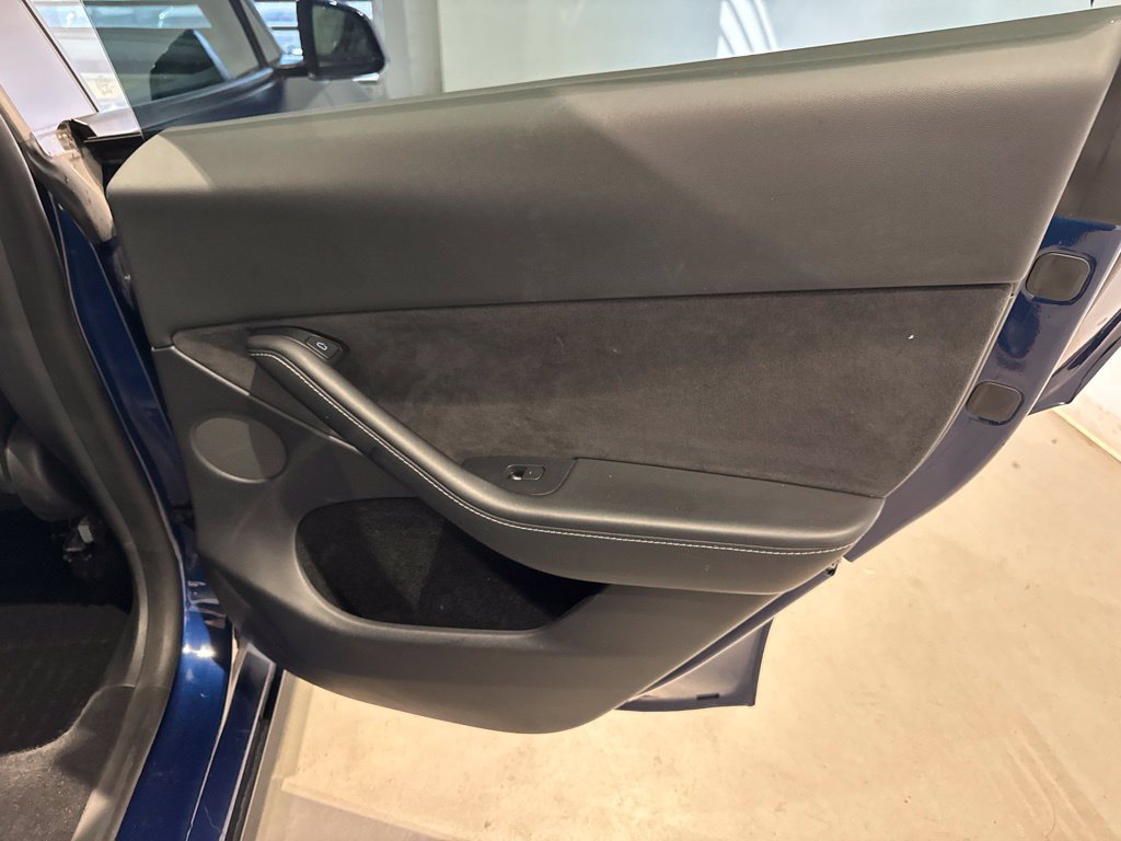 Used 2023 Tesla Model Y Long Range AWD/4WD image 22