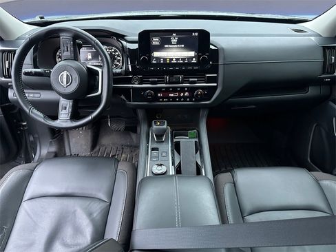 Used 2023 Nissan Pathfinder SL image 12