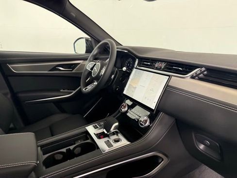 Used 2025 Jaguar F-PACE R-Dynamic S image 39