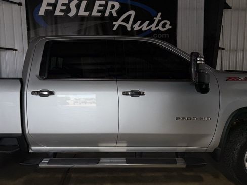 Used 2020 Chevrolet Silverado 2500 LTZ w/ LTZ Convenience Package AWD/4WD image 4