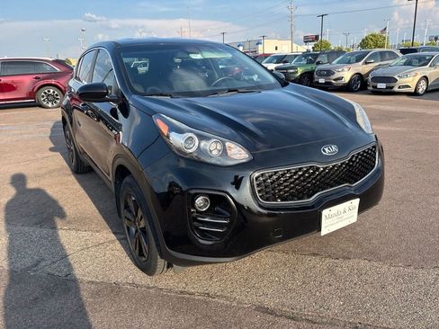 Used 2019 Kia Sportage LX AWD/4WD image 3
