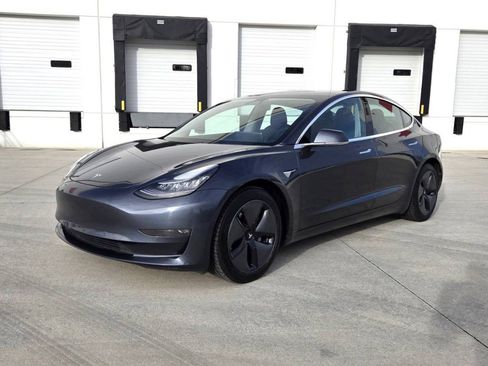 Used 2018 Tesla Model 3 Long Range image 1