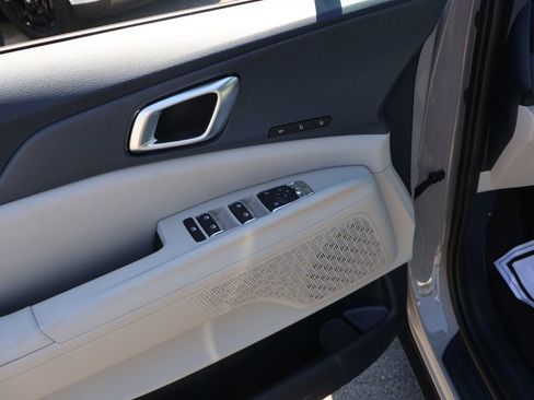 New 2026 Kia Carnival EX FWD image 15