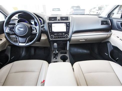 Used 2018 Subaru Outback 2.5i Limited AWD/4WD image 8