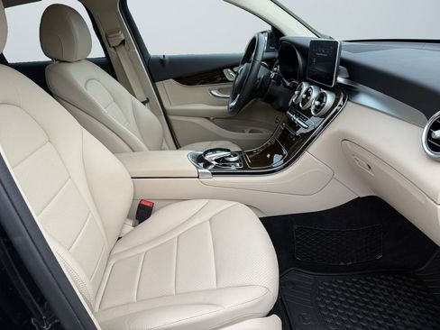 Used 2019 Mercedes-Benz GLC 300 4MATIC Coupe image 15