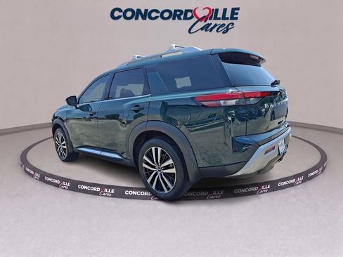 Certified 2023 Nissan Pathfinder Platinum w/ Cargo Package FWD image 5
