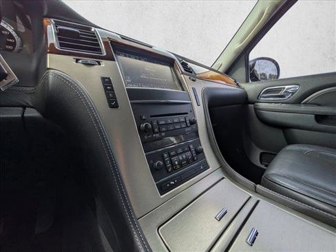 Used 2014 Cadillac Escalade ESV Platinum image 12