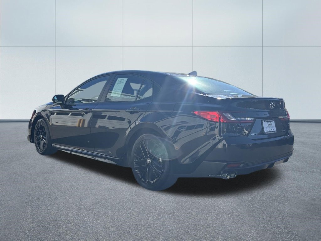 Used 2025 Toyota Camry SE FWD image 5