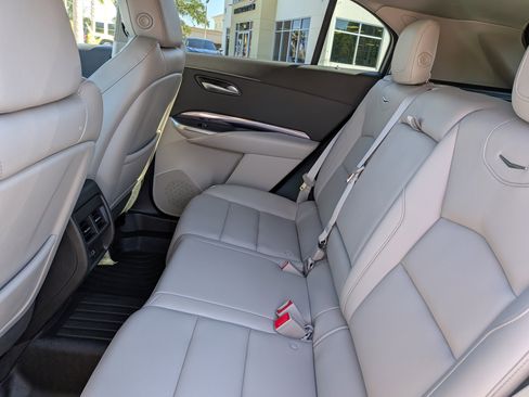 Used 2023 Cadillac XT4 Luxury image 16