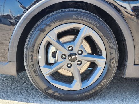 Used 2025 Kia K4 image 10