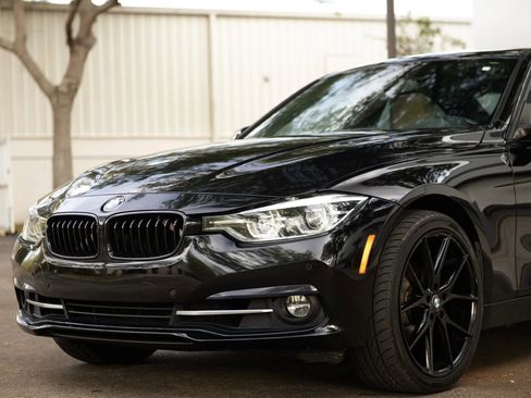 Used 2018 BMW 330i 330i Sedan 4D w/ Convenience Package image 5